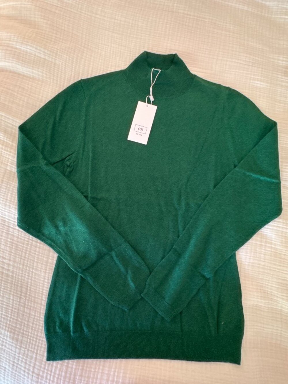 CUE Australia green mock neck knit M